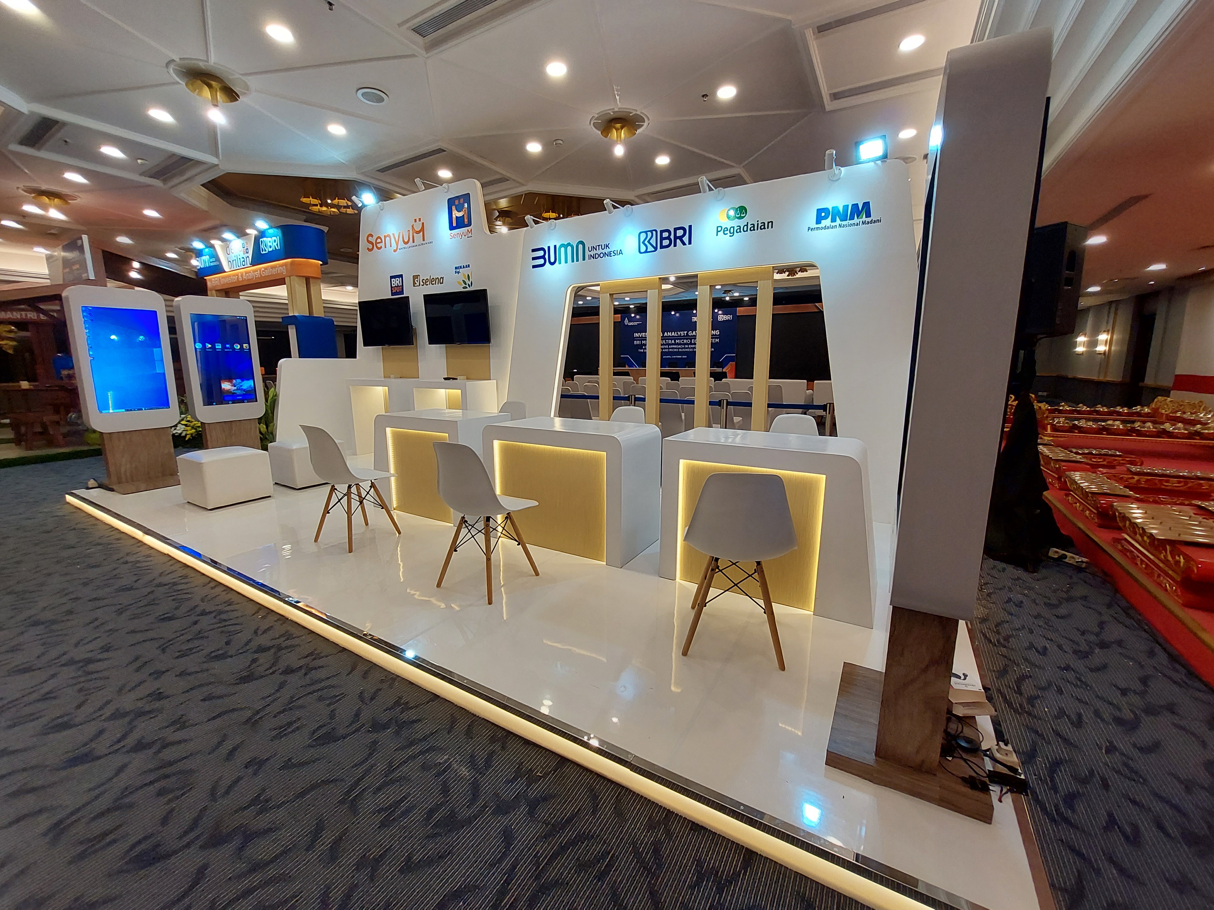 Booth Pameran Minimalis BRI